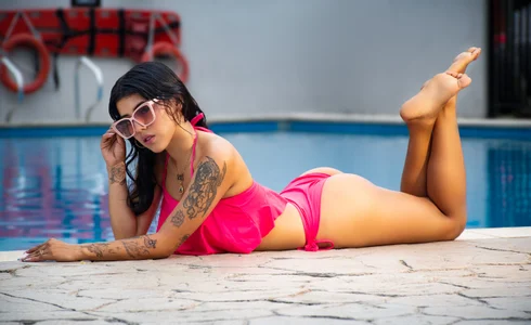 BrithanyParker_ Pool and sensuality 💋 Poză 2