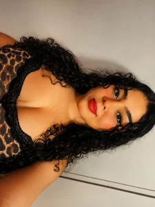 april_keith4 Wild Elegance 🐆 Pic 2