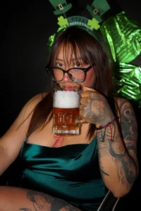 Saint Patrick de Kata_Bigboobs Foto 5