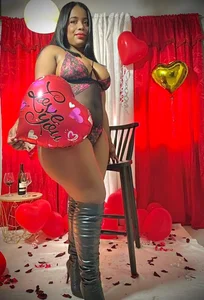 sweetebony_970 Happy Valentine's month 2025 Foto 3