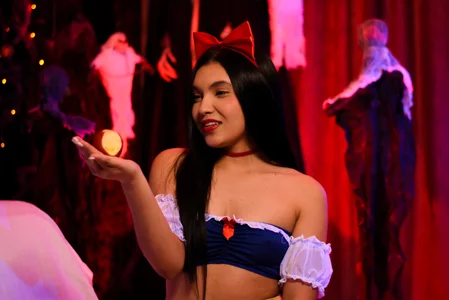KamyVega_ HALLOWEEN 🎃🍎 Pic 3