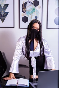 Anissa_Ali your trusted secretary 🤓 Pic