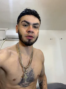 RyanMira 2026 working hard Billede 5