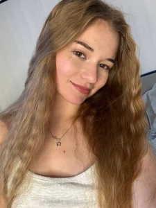 EffieFruin In the Mood for Curls😍✨ - {count, plural, one {תמונה אחת} two {שתי תמונות} many {# תמונות} other {# תמונות}}