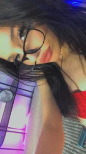 MelaniaTres Public Pic 2