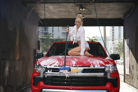 OhbabykellyのYour truck needs some washing babe?の 3枚の写真