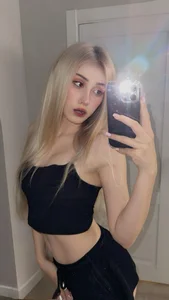 Barbiebloom Public зображення