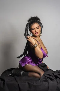 AlliceJelany daring Foto