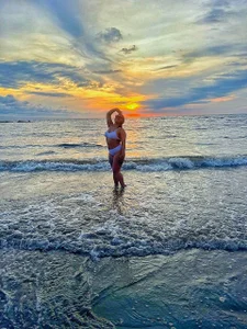 LorenaStevens: Beach🏖🏖 ( фото)