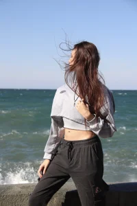 Wildorchid_ Windy day Pic 4