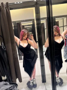 Rina_Pretty Public Foto 3