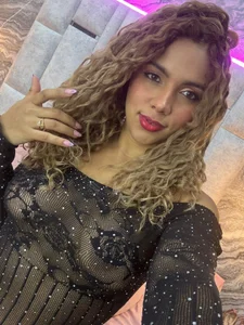 MiaVelveett kullanıcısının Playful Princess 👑 albümü -  3 fotoğraf