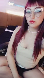 Magic_Hilary Public Pic 3