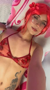 Eimy_Brunet_ red hair Pic