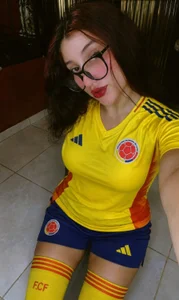 _nicolesweet Playing with my Colombia team 💛💙❤️ Kuva 8