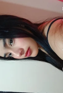 valeria_millers Public  2টি ছবি