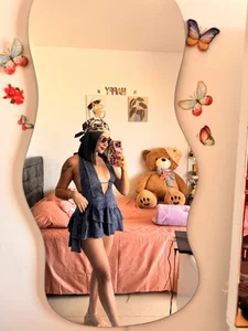 jailyncam_ 🍓🦋☀️  6টি ছবি