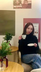 LeonaBelhumeur cozy weekend Pic 2