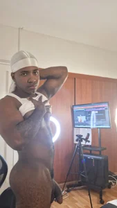 Hector-black Public টি ছবি