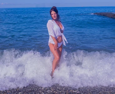 LucyBelli vocation trip Foto 3