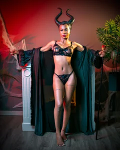 Wicked Desire 🔥😈 de AnnyBrannd Foto 3