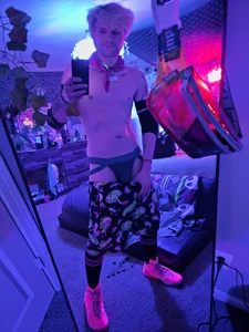 DAWWLSON_FOXXX's Slutty but playful Sex Photo 2