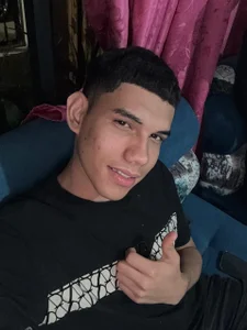 AnthonyRosz Public фото