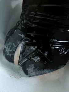 MilanaSkyingg: FREE Bathroom session ( 5 фото)