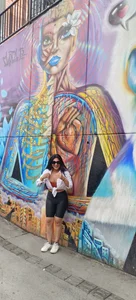 AdeleGray Walk through Medellín Bilde 7