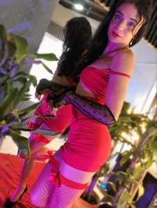 PamelaAnderson_2 Enjoy my senxual body Pic 2