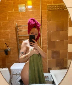 HotBaby666 kullanıcısının One night after a shower albümü -  2 fotoğraf