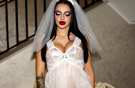 VelmaEvans Moonlight kiss Immagine 