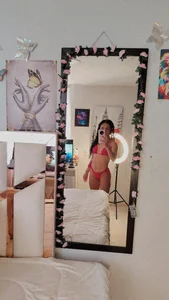 Zdjęcia Charlotteblair Look at the gift I have for you 🎁😘: 