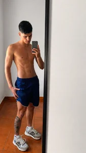 LeoTease Public Foto 3