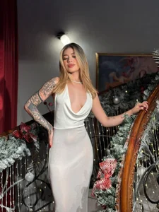 ViolettHansson: fiery christmas 🎄🔥 ( 2 фото)