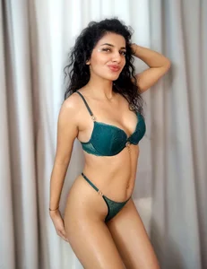 YasmineDelight Late Night Energy Pic 4