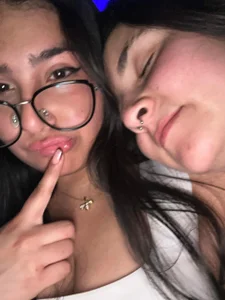 Elisa_n_Emma Public Pic 4