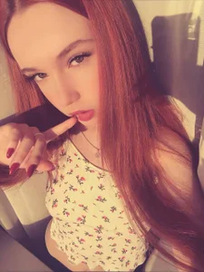 foxy_bloomm Summer Lina Pic