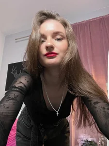 AdelinaEmber Public Pic 9