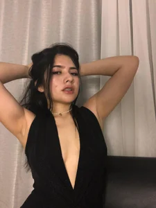 adara_johnson__ Your girl and your favorite color 🖤🖤 Foto 7