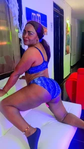 lola_hornei HOT MAMA Immagine 