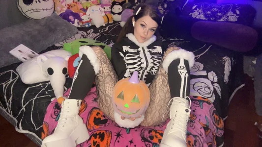 BlaizeyBBy Halloween Slut Cosplay🦴🖤 Pic 8