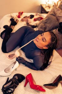 nia__white Public Poză 2