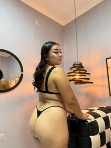 Melani_Cutee Public Pic 6