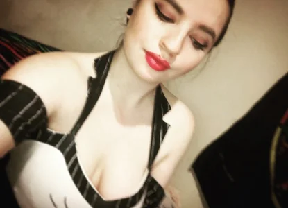 Selfies, sample (: de HotTea  3 Imagens