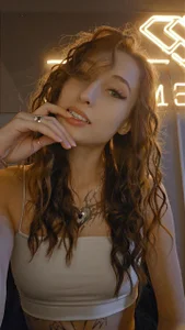 Emma_Willson Public slika 5