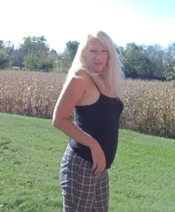 blonde2go Relax it's the real me Pic 3