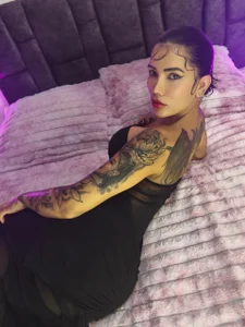 juliane_sweer1 juliane in the bed Pic 3