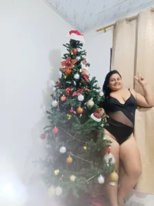 Lena_Cum69 Public Pic 4