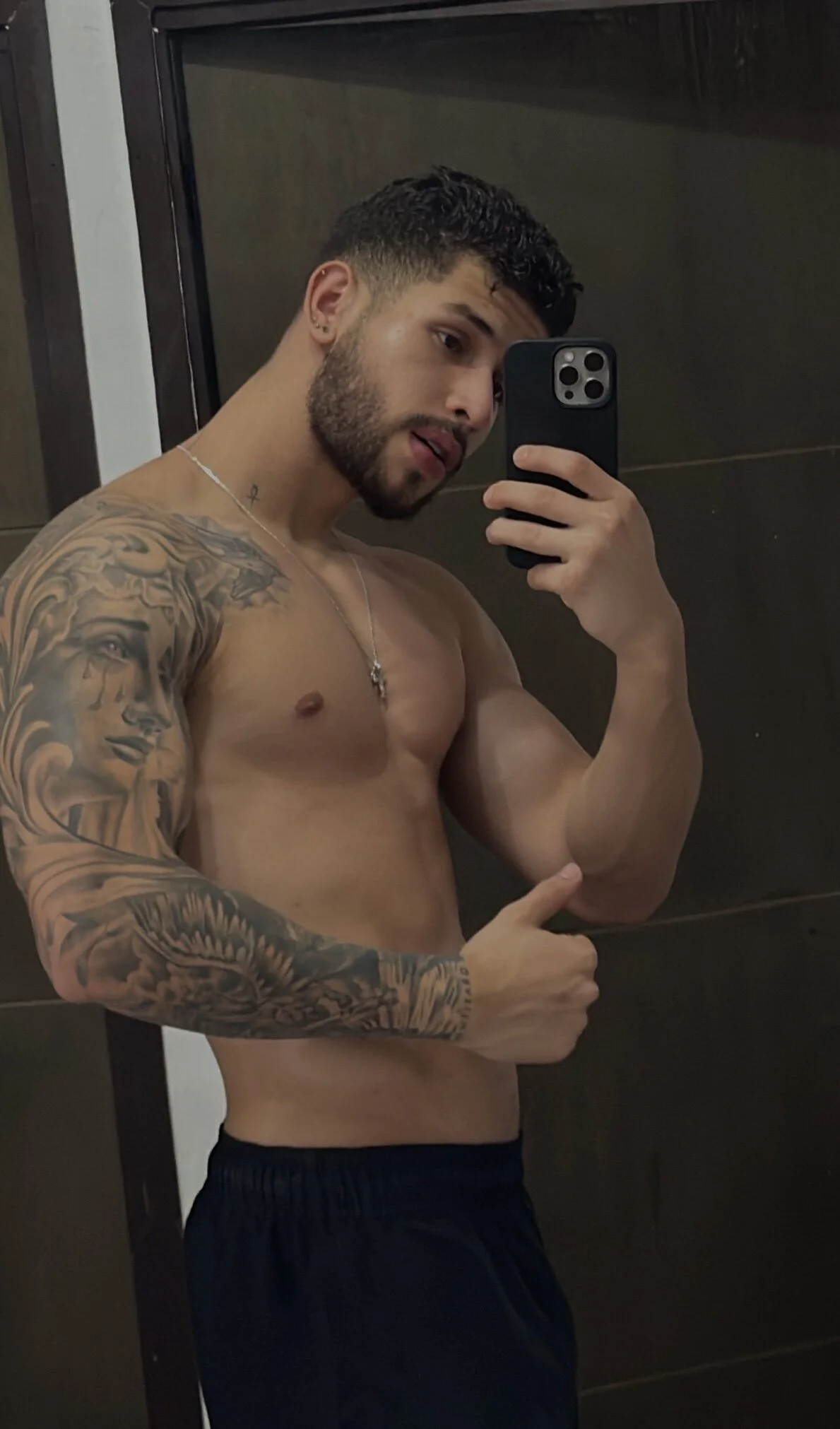 Ảnh Thịnh Hành của Santos_ramirez1 7225